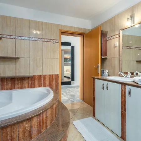 Apartment Dino By Rent Istria *