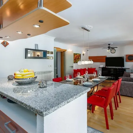 Apartment Dino By Rent Istria