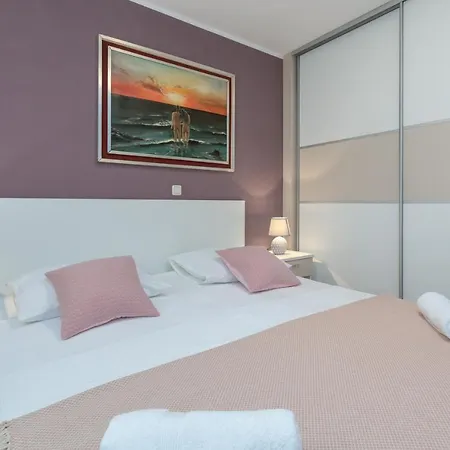 Apartment Dino By Rent Istria *