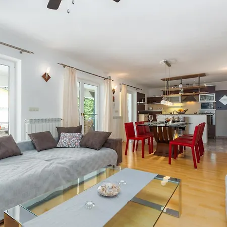 Dino By Rent Istria Apartment
