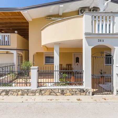 Apartment Dino By Rent Istria *