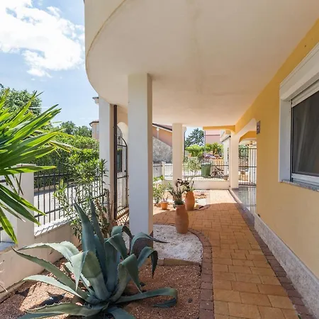 Dino By Rent Istria Apartment *