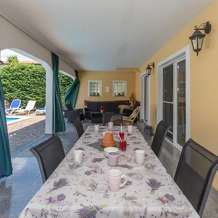 Apartment Dino By Rent Istria